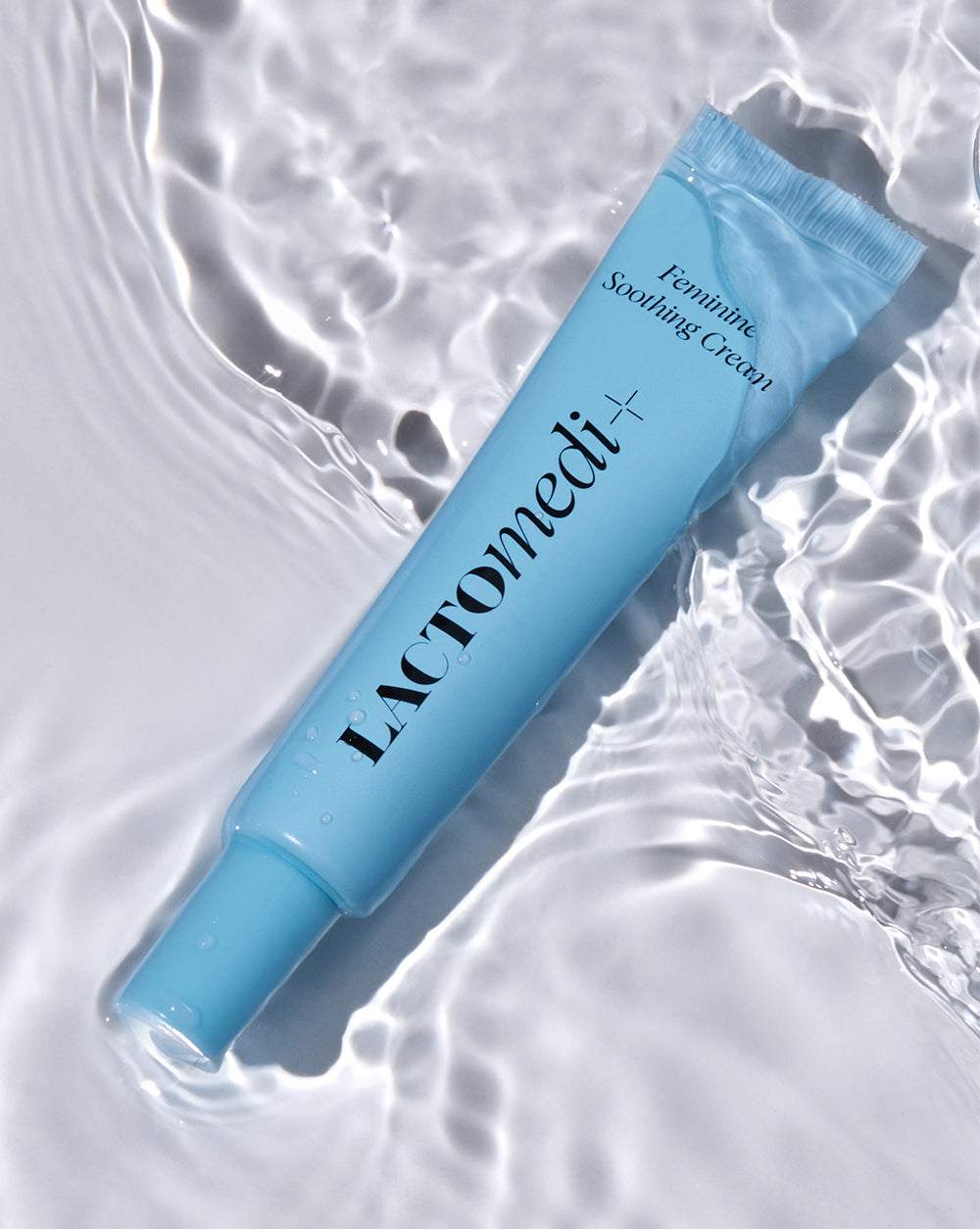 Feminine soothing cream under water 